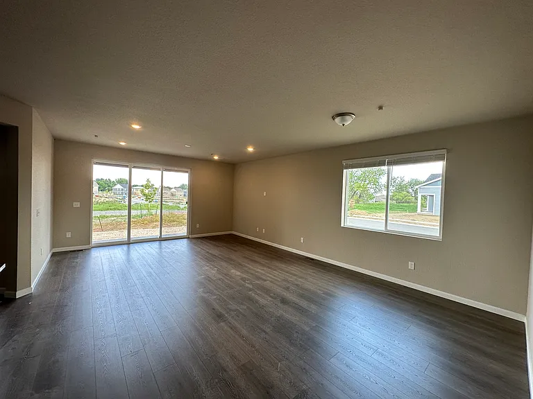 Living room - 2023 Empty