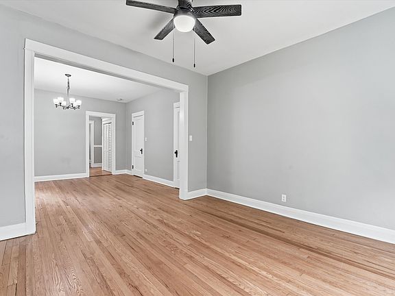 4th image of 1915 W Lunt Ave #1