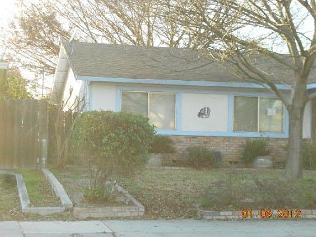 2nd image of 1697 Silverwood Ave