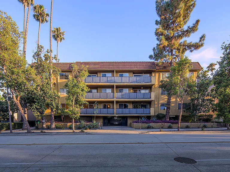 382 E California Blvd #101 — Photo 1