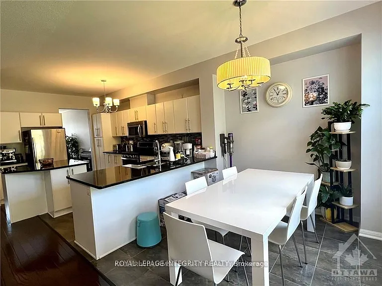 140 Battersea Cres — Photo 6