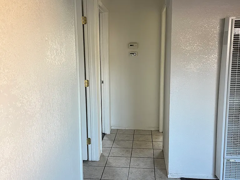 1133 Miller Ln — Photo 4