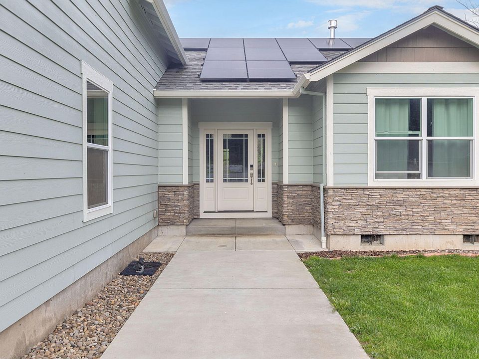 1st image of 707 Wards Creek Rd