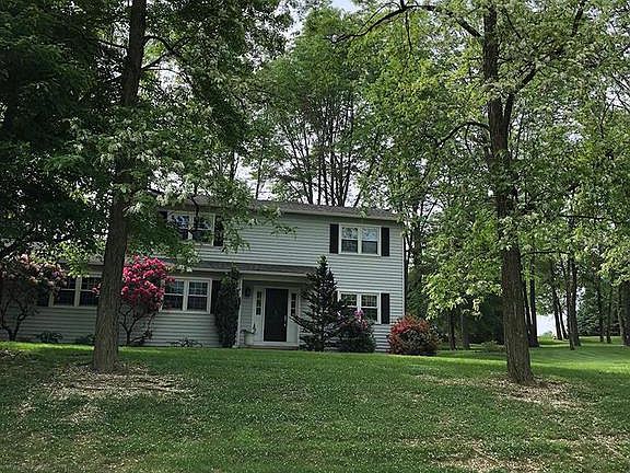 3rd image of 810 N Crescent Ave
