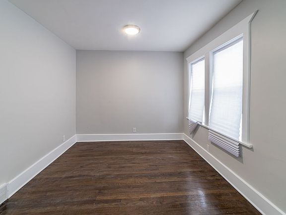 3rd image of 9154 S May St