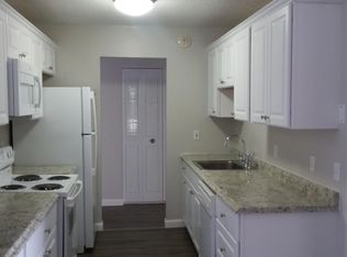 4 Admiralty Dr APT 9, Middletown, RI 02842