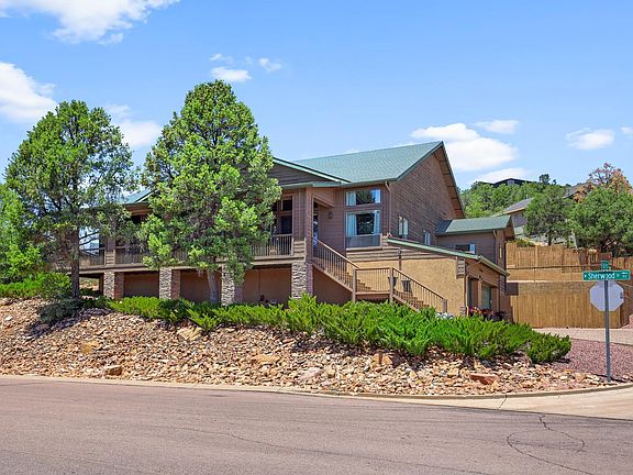 3rd image of 800 N Oak Point