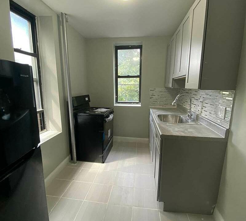 1st image of 611 Sterling Pl #2