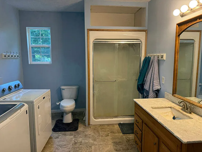 409 E Porter St — Photo 22