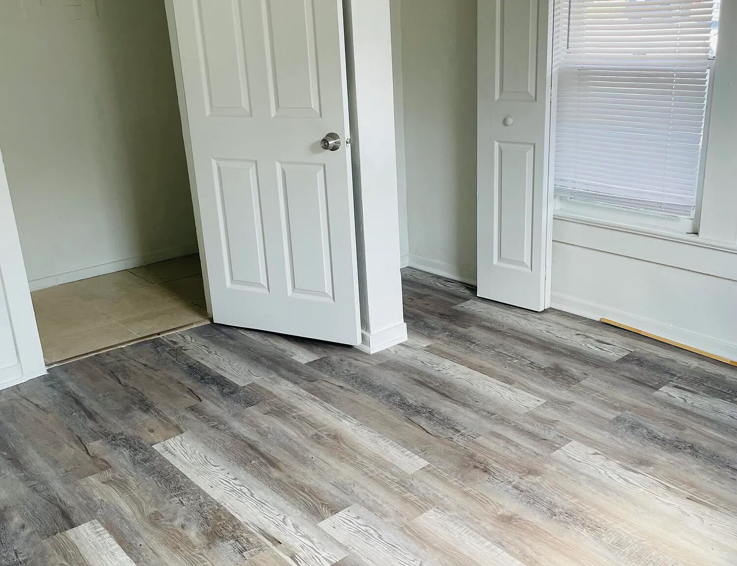3 bed, 1.0 bath, 1000 sqft, $2,200 — Photo 3