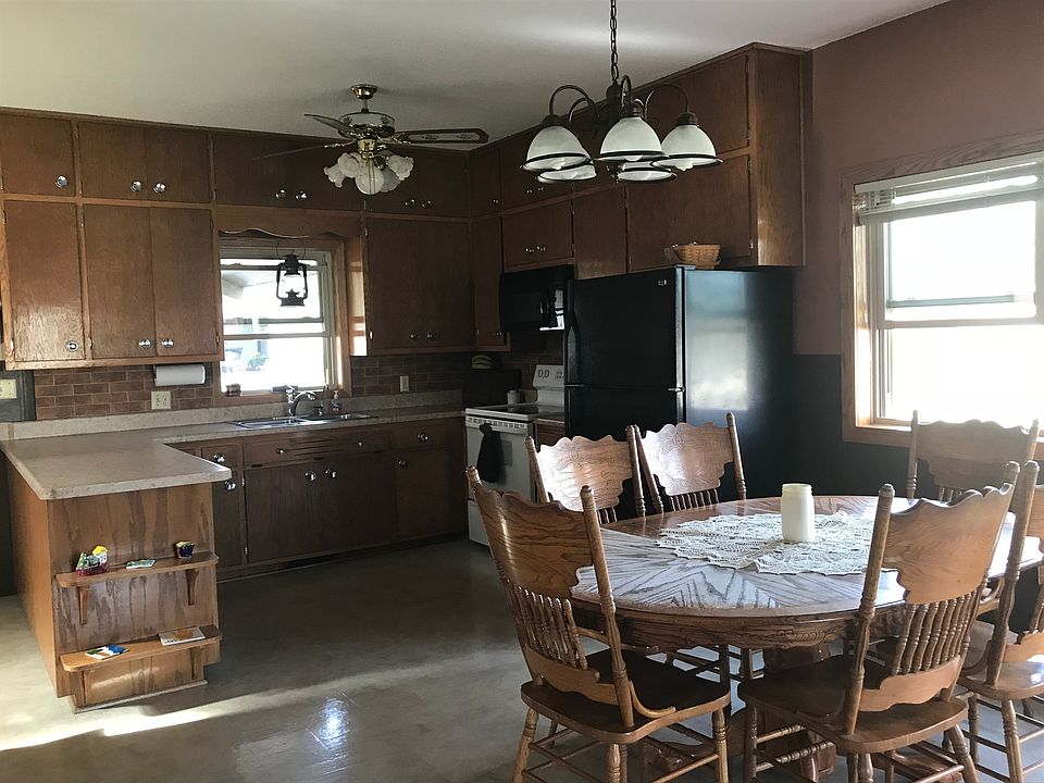 9 foot ceilings in kitchen