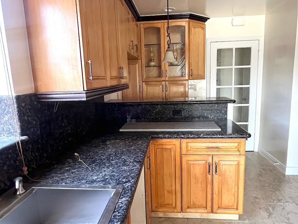 1st image of 15535 Saranac Dr
