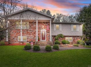 8 Amy Rd, Washingtonville, NY 10992