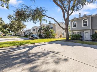 8511 J R Manor Dr, Tampa, FL 33634