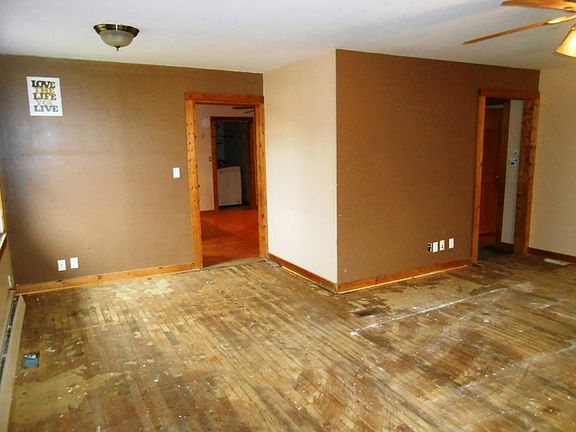 5th image of 455 E 1st St