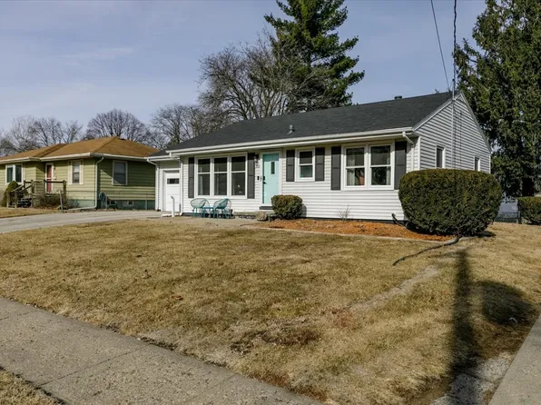 3913 Madison Ave, Des Moines, IA 50310