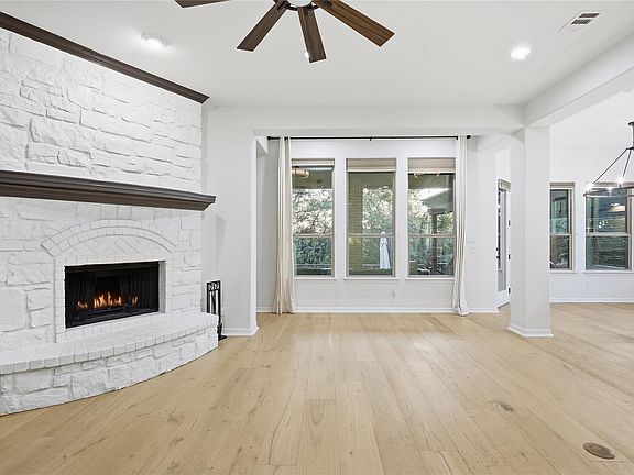5th image of 208 Mirafield Ln