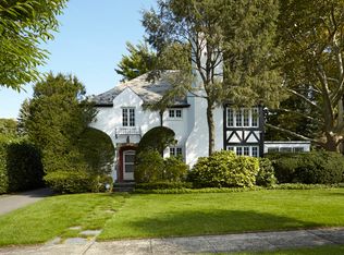 15 Surrey Road, Great Neck, NY 11020