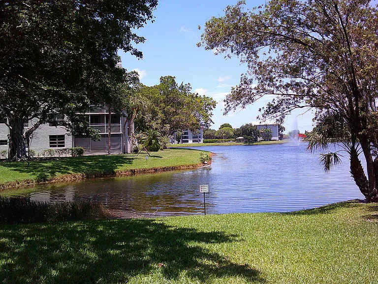 9420 Poinciana Pl #409 — Photo 8