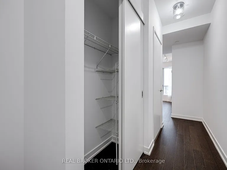 1030 King St W #Penthouse 25 — Photo 4