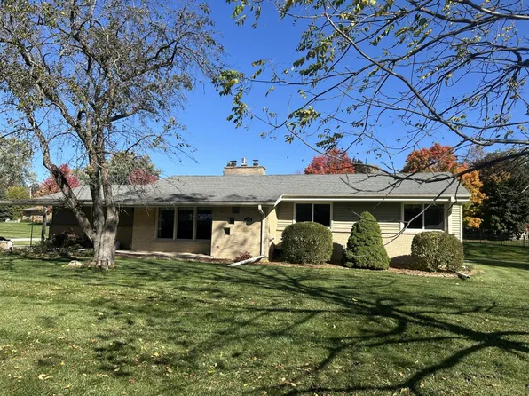 3500 Westwood DRIVE, Brookfield, WI 53005