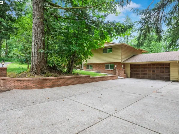 9101 SE Wooded Hills Ct, Damascus, OR 97089