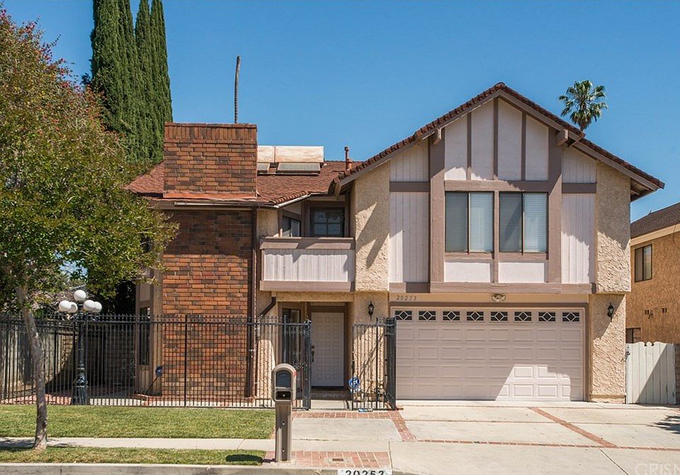 1st image of 20253 Elkwood St