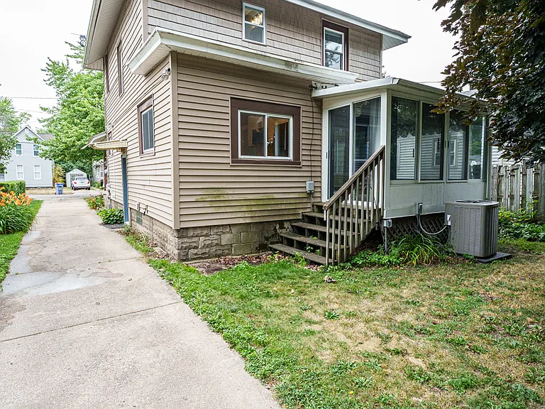 939 Veto St NW — Photo 27