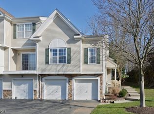 241 Ridge Dr, Pompton Lakes, NJ 07442