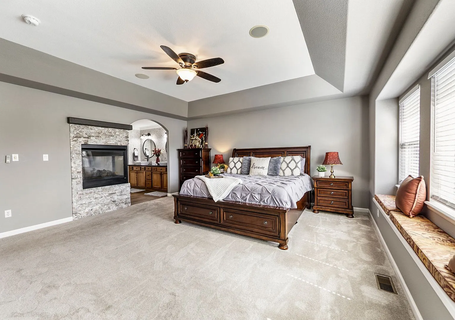 Beautiful 6 Bed + Office in Pine Creek| D20| Pikes Peak Views — Photo 4