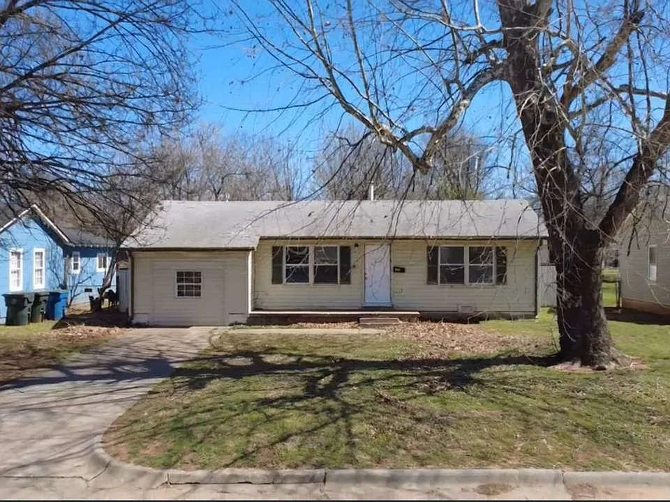 3512 Brookside Dr