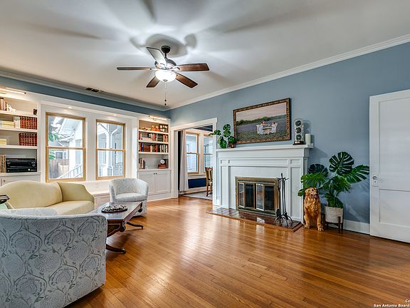 5th image of 215 MONTCLAIR ST