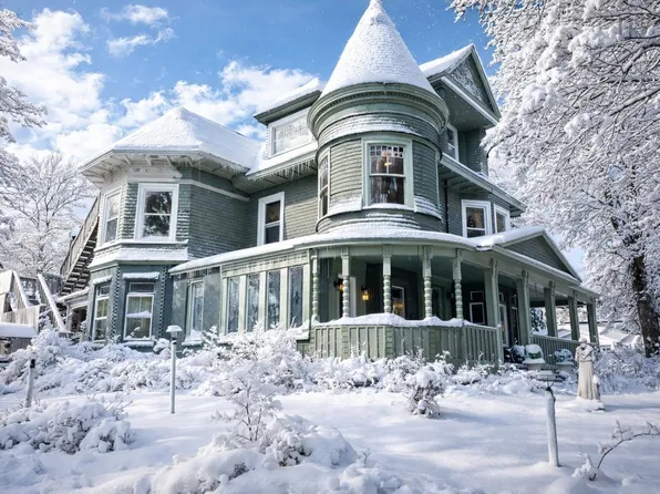 57 Havelock St, Amherst, NS B4H 3J9