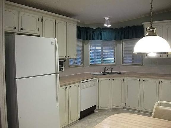 2nd image of 4742 Lakeland Harbor Cir