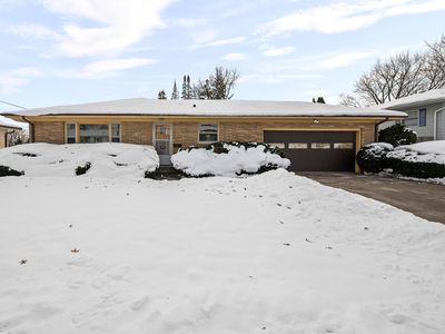 1901 W 38th St, Davenport, IA, 52806