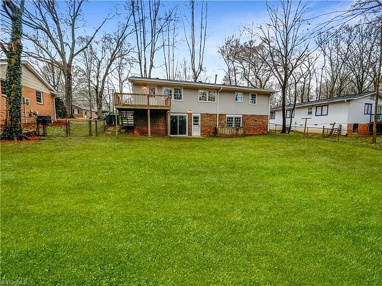 310 Foxcroft Dr — Photo 15