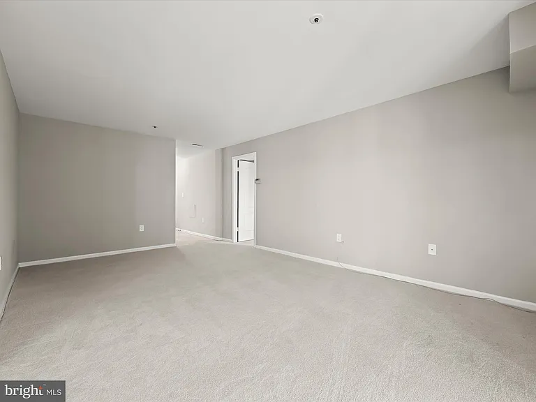 8375 Montgomery Run Rd #F — Photo 28