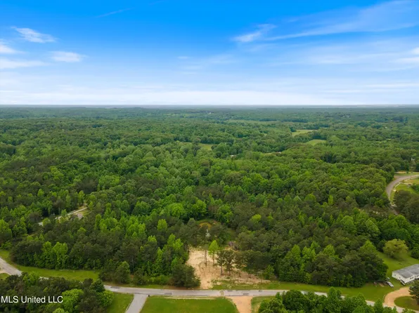 49 Magnolia Cir, Sarah, MS 38665