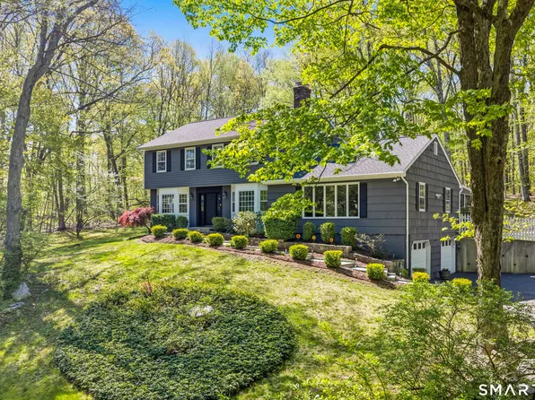 7 Arapaho Road, Brookfield, CT 06804