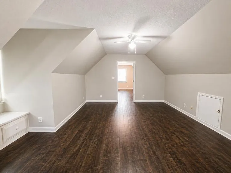 125 Mossland Dr — Photo 29