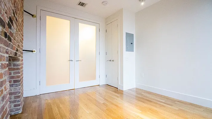 Rented by Nooklyn NYC LLC | media 55