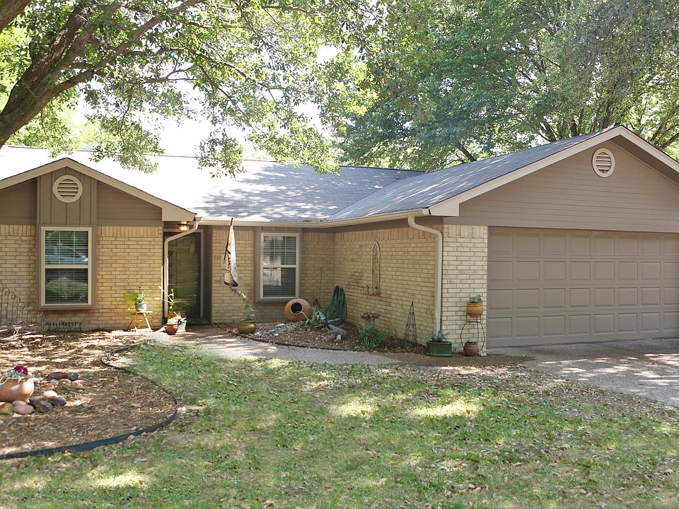1st image of 705 Southoak Dr