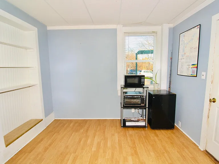 72 Lakeview Dr #6 — Photo 5