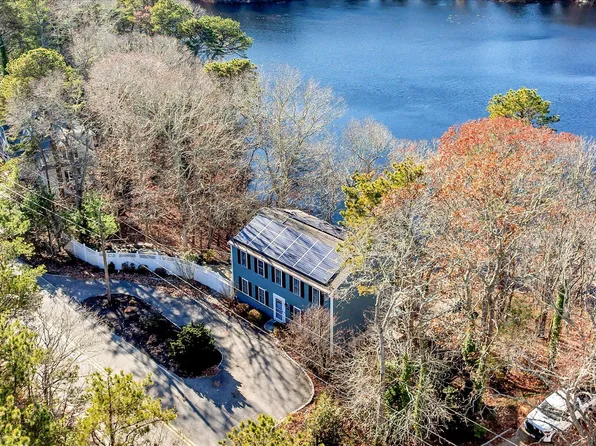 160 Algonquin Avenue, Mashpee, MA 02649