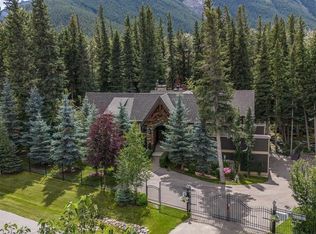 9 N Mountaineer Close, Bighorn No. 8, AB T1W2W3