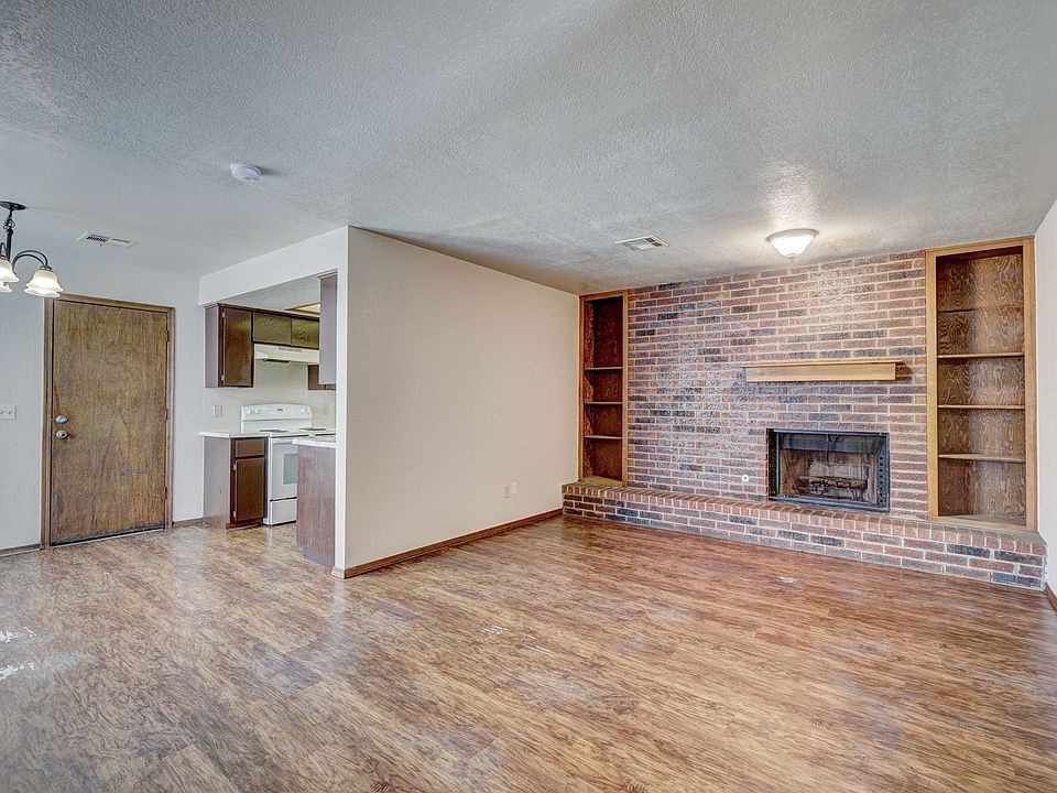 1st image of 410 W Nimrod Rd