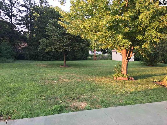 4th image of 46 Circle Dr