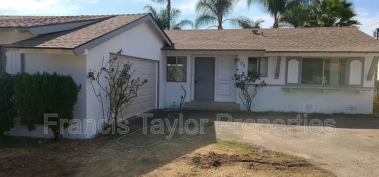 909 Daisy St — Photo 1