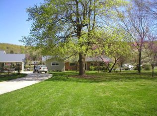 230 Cherokee Dr, Spring City, TN 37381