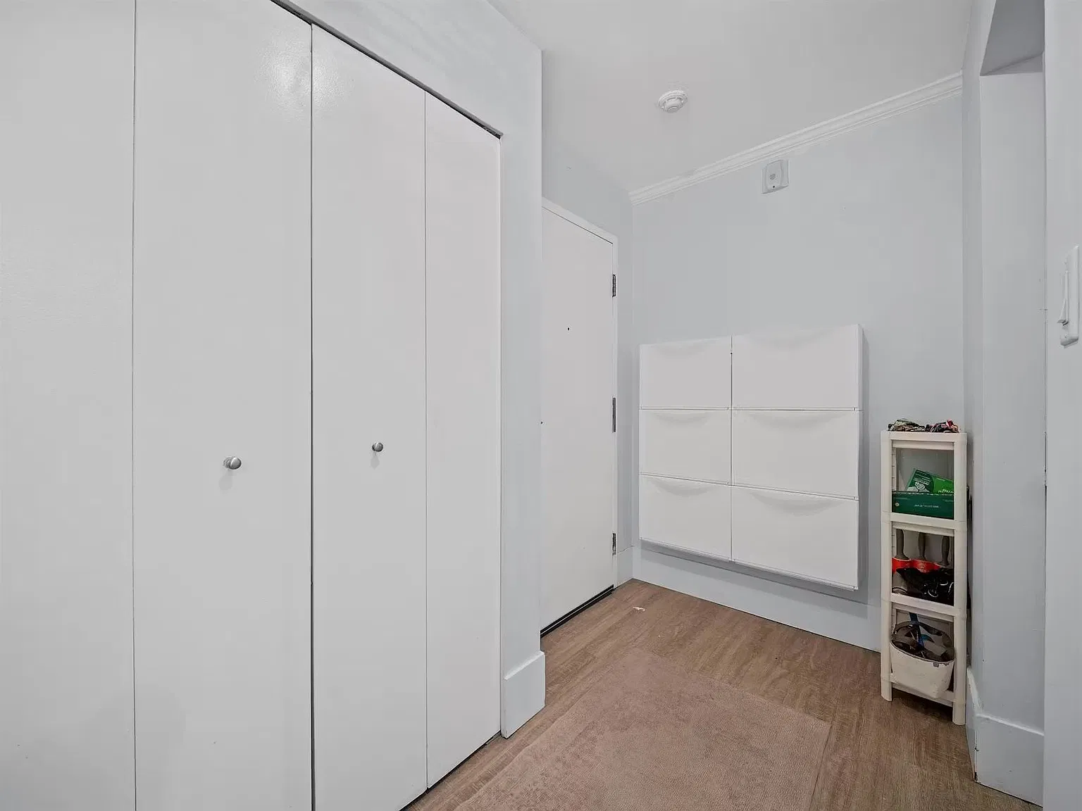 1 bed, 724 sqft, $2,300 — Photo 4